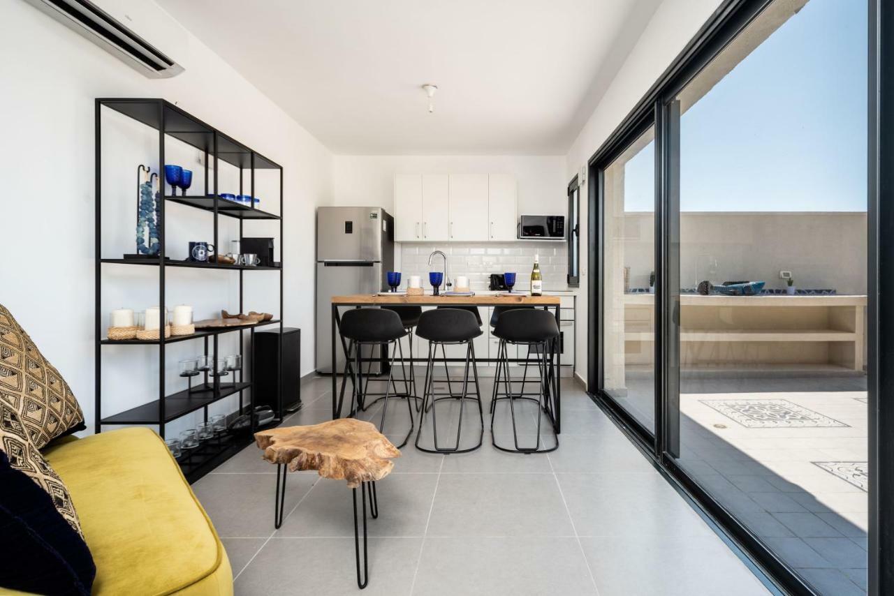 Duplex With Sea View Terrace Above The Flea Market Tel Aviv Exterior photo