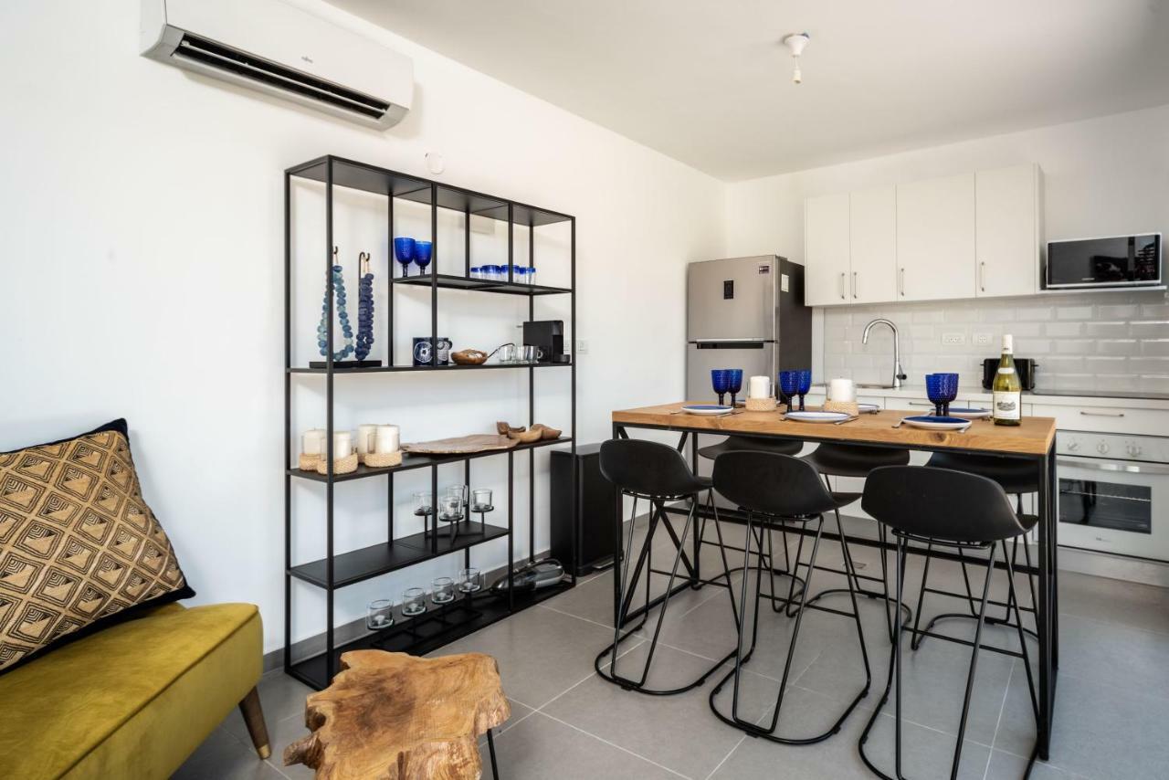 Duplex With Sea View Terrace Above The Flea Market Tel Aviv Exterior photo