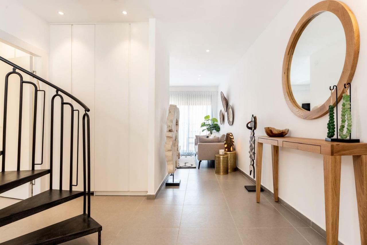 Duplex With Sea View Terrace Above The Flea Market Tel Aviv Exterior photo